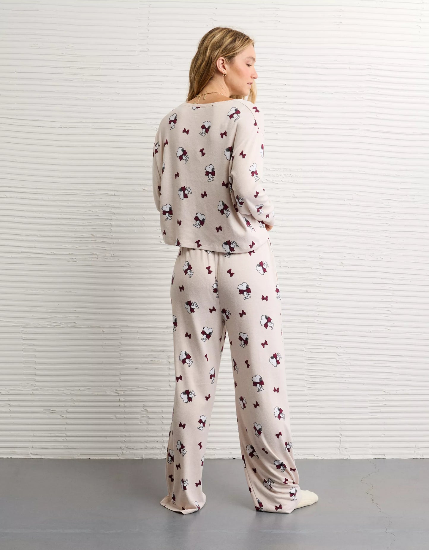 🤍 Snoopy Long-Sleeve & Pant PJ Set – AE Luxe Plush (Oatmeal Heather)