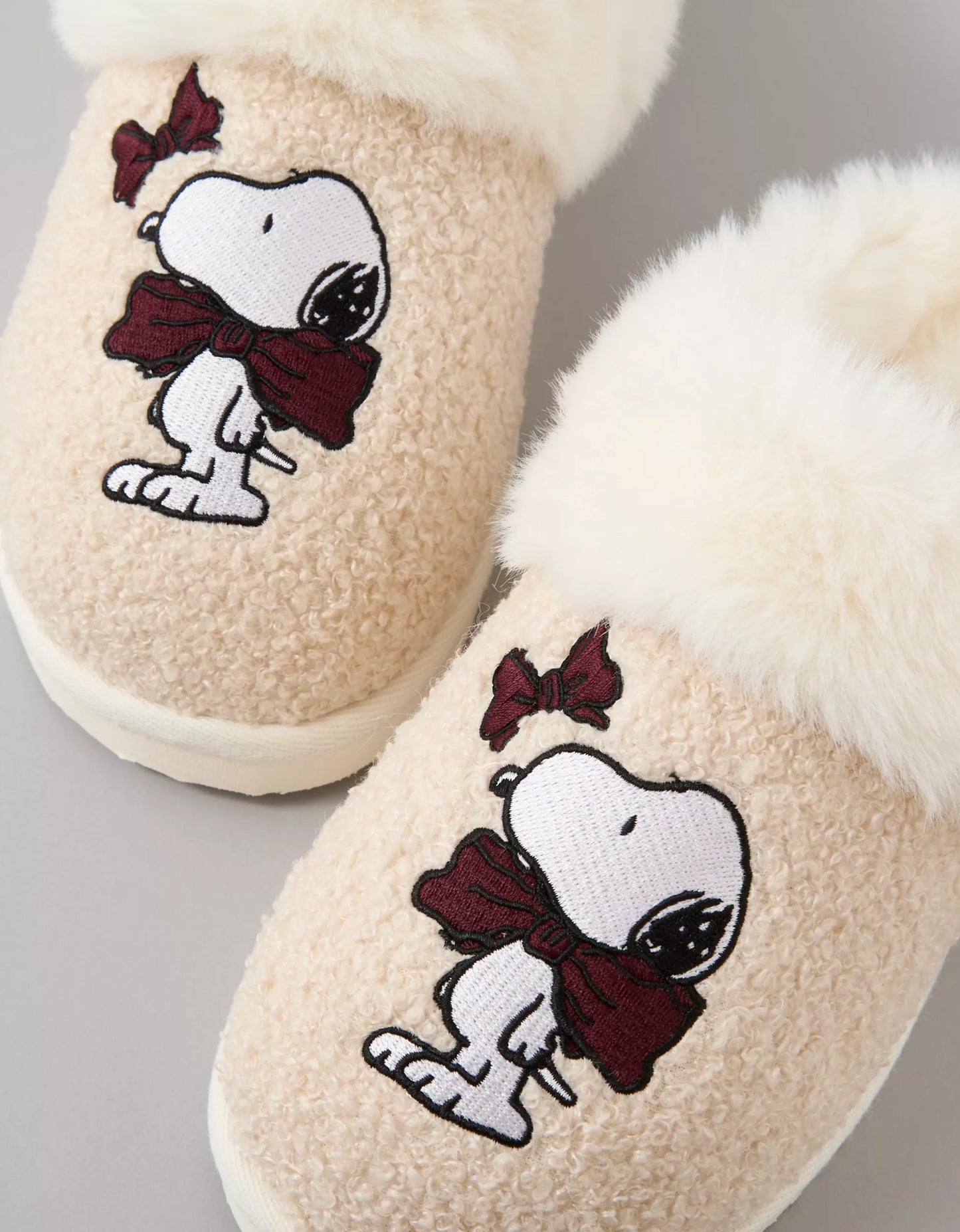 🤎 Snoopy Scuff Slipper – AE (Beige · Edición Especial)