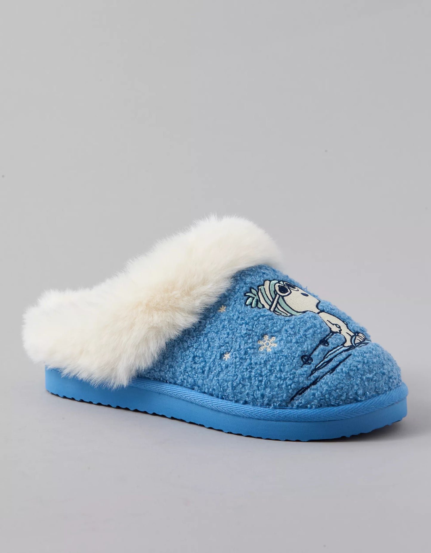 ⛷️ Snoopy Ski Scuff Slipper – AE (Edición Especial)
