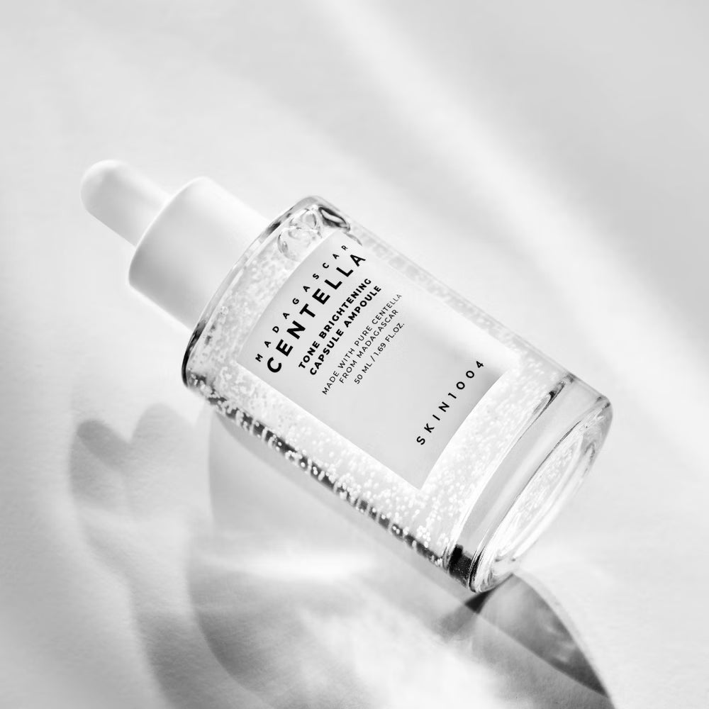 Skin1004 Tone Brightening Capsule Ampoule 50 ml – Ilumina & Corrige ✨
