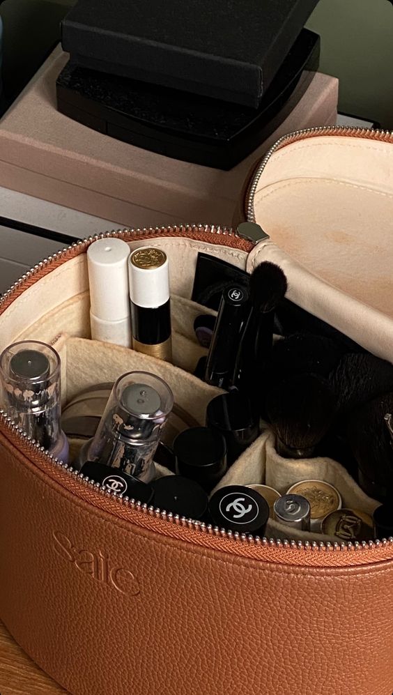 The Vanity Case – Saie ✨