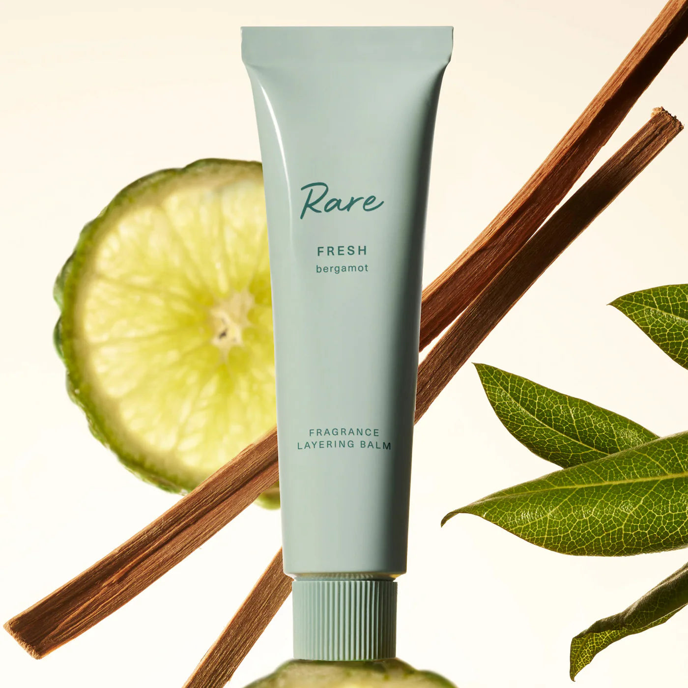 Rare Fresh Bergamot Layering Balm – Perfume sólido Rare Beauty 🍋