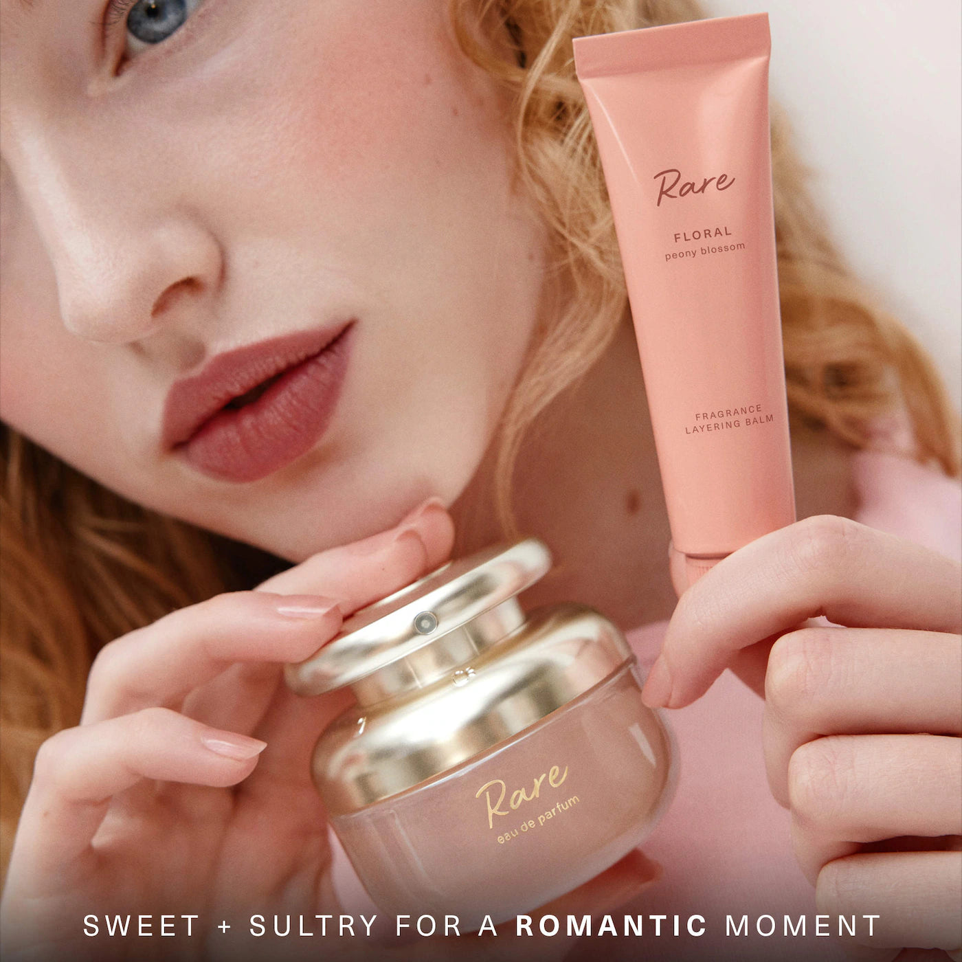 Rare Floral Peony Blossom Layering Balm – Perfume sólido Rare Beauty 🌸
