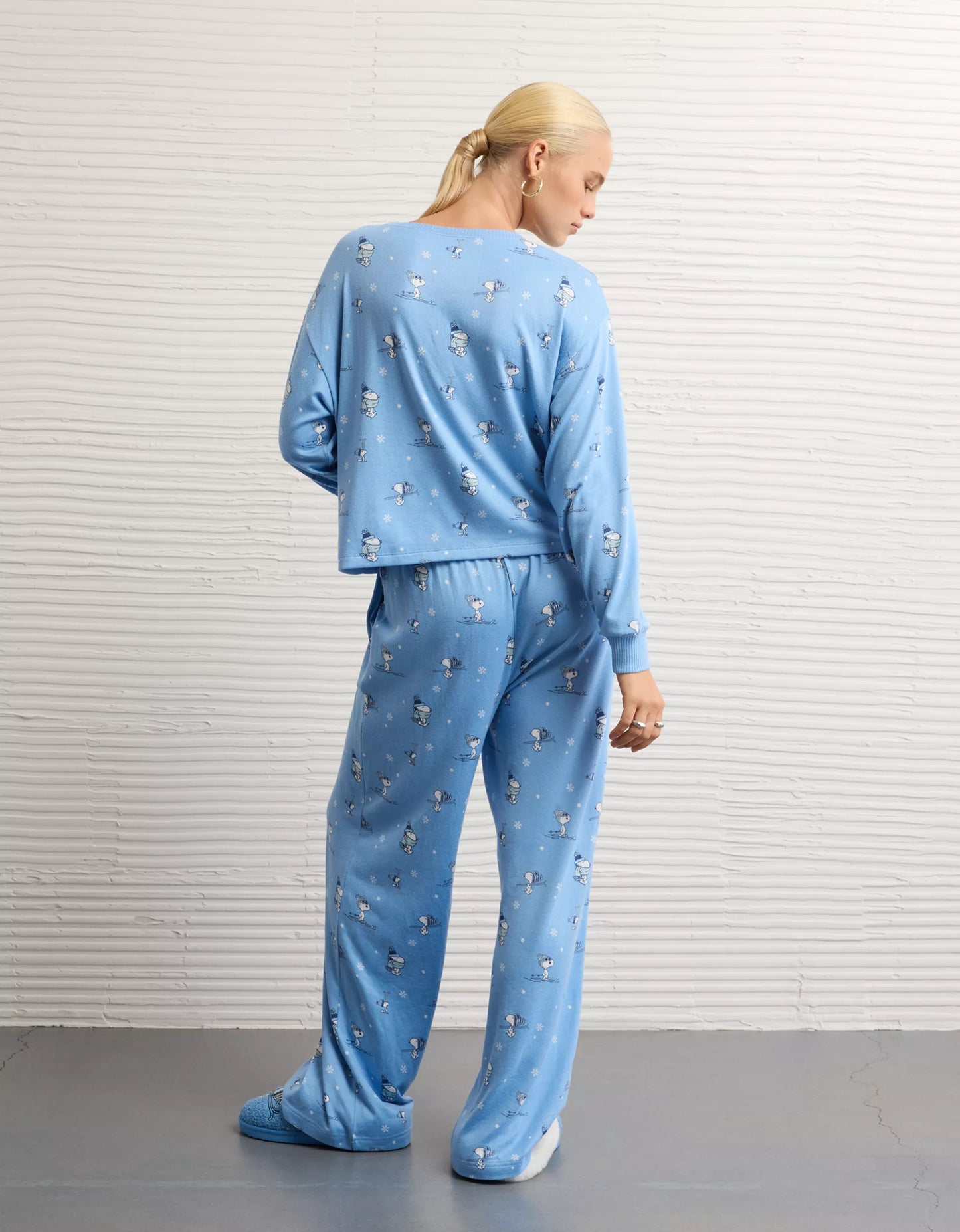 💙 Snoopy Long-Sleeve & Pant PJ Set – AE Luxe Plush (Gravity Blue)