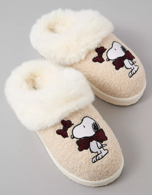 🤎 Snoopy Scuff Slipper – AE (Beige · Edición Especial)