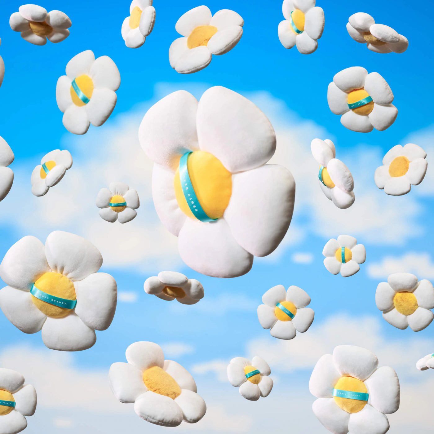 Fairy Bomb Smurfette Daisy Flower Shimmer Puff